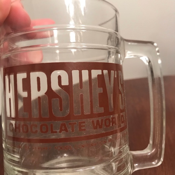 Vintage Hershey’s Chocolate World Mug - Picture 3 of 5